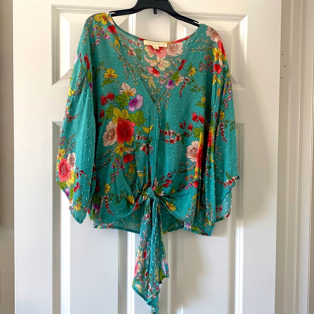 LoveStitch Top.  Size Small. Blue Green color